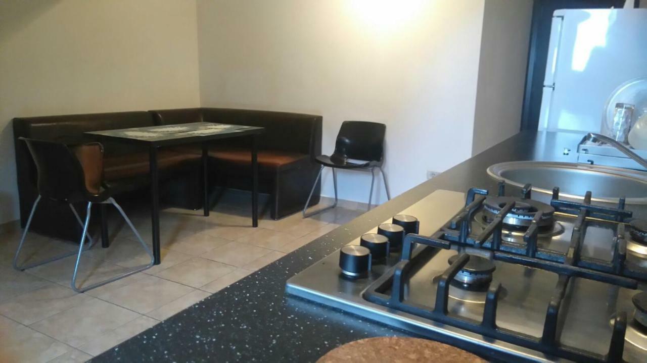 Alexander Apartment Bucarest Esterno foto